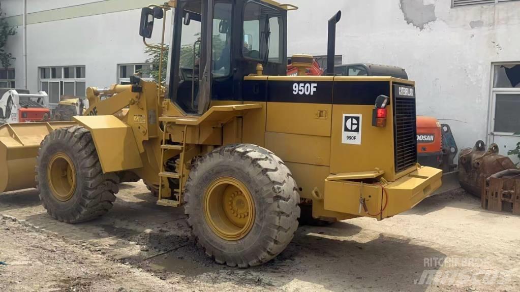CAT 950 F Kolesni nakladalci