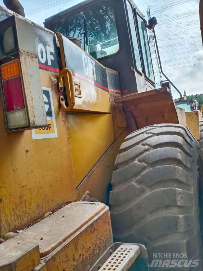 CAT 950 F Kolesni nakladalci