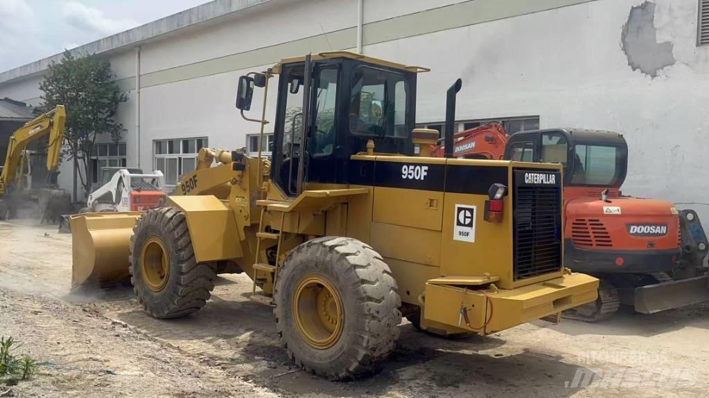 CAT 950 F Kolesni nakladalci