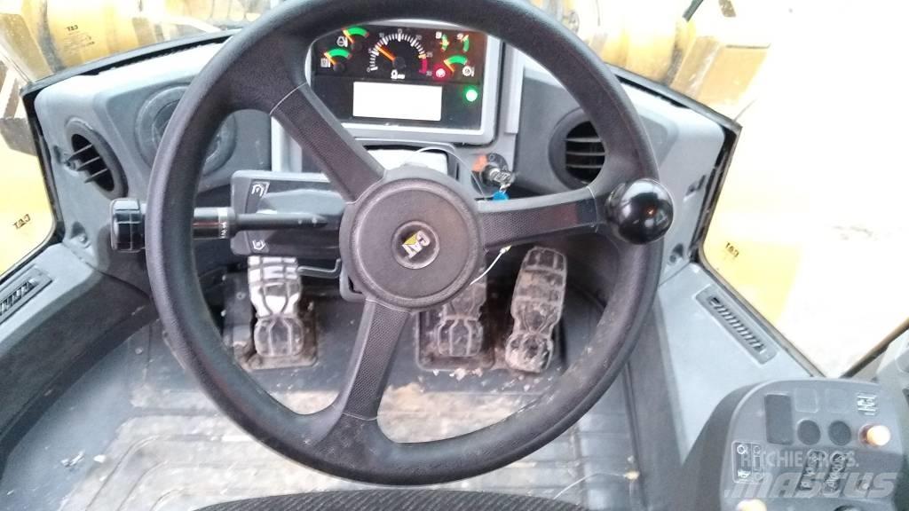 CAT 950M Kolesni nakladalci