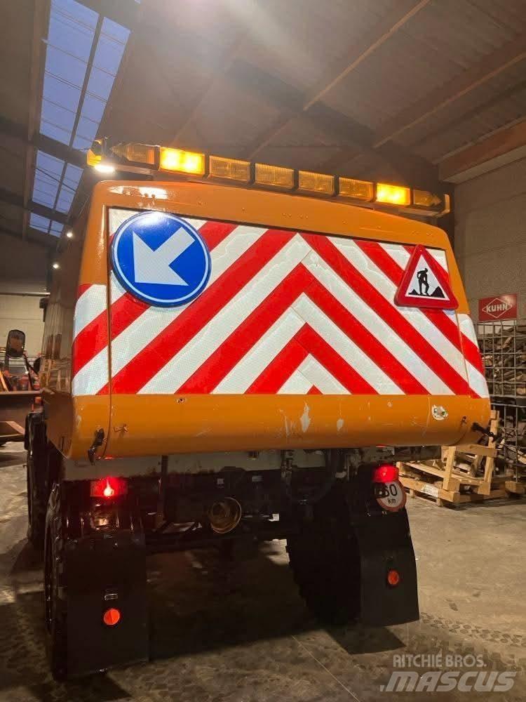 Mercedes-Benz unimog Cestni pometači
