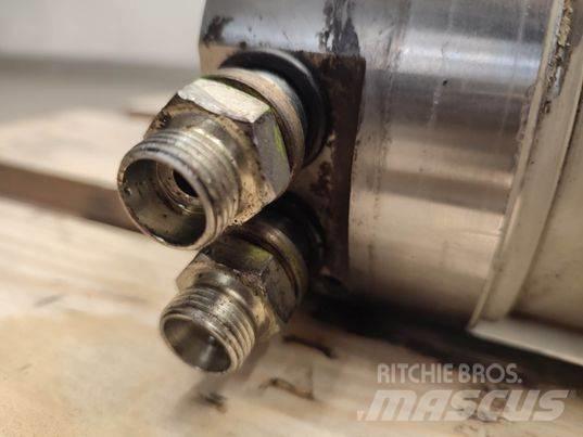 Merlo 40.25  actuator Boom in dipper roke