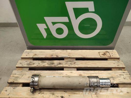 Merlo 40.25  actuator Boom in dipper roke