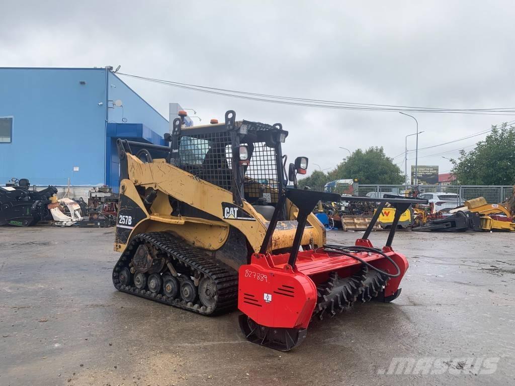 CAT 257 B Skid steer mini nakladalci