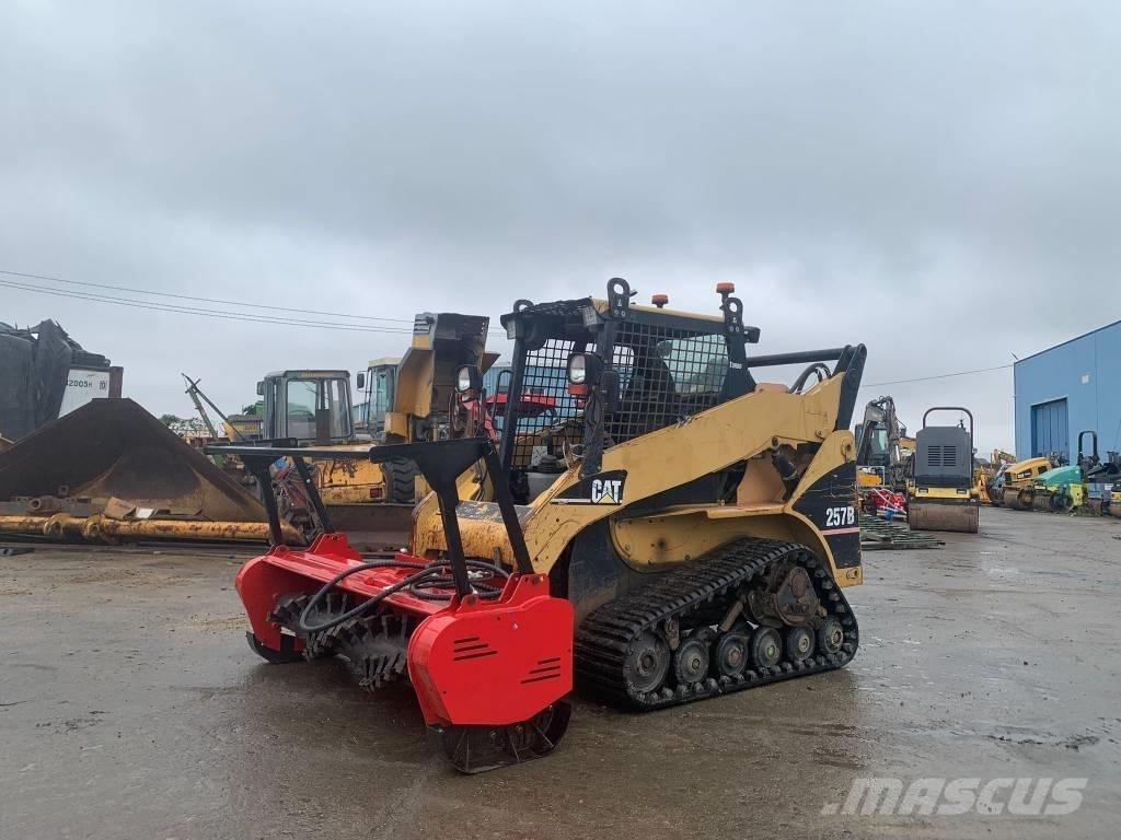 CAT 257 B Skid steer mini nakladalci