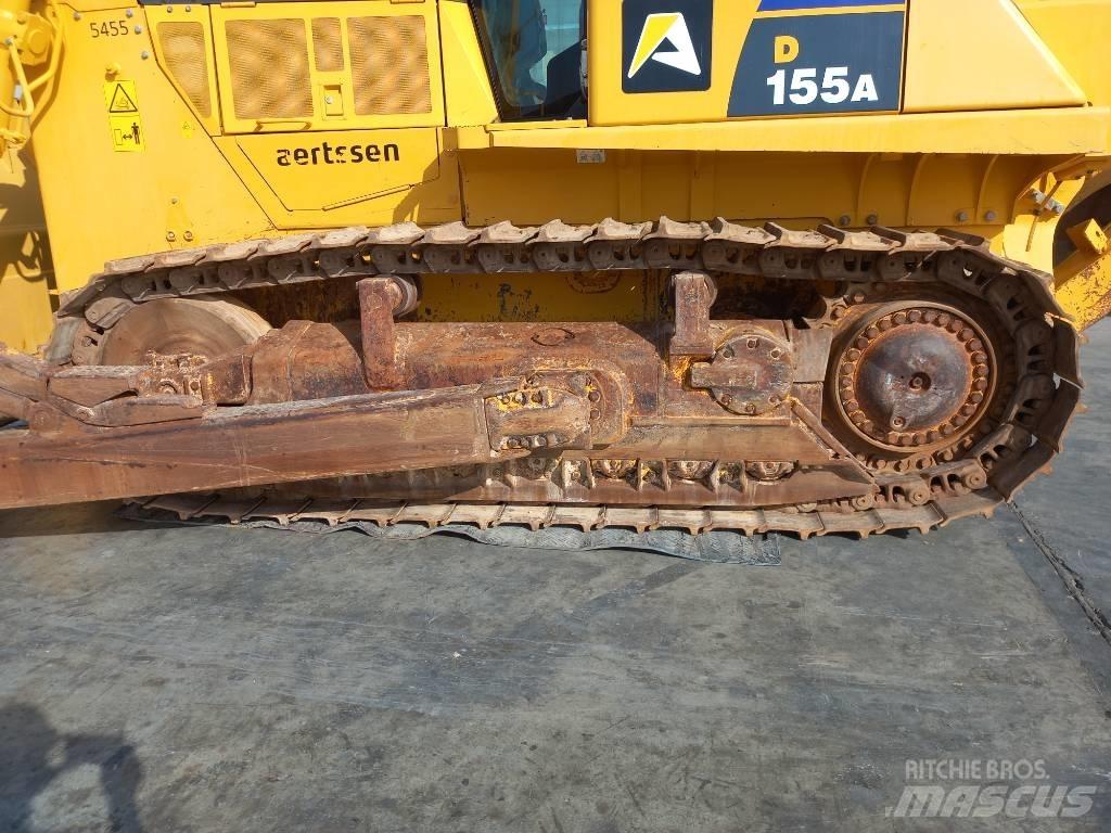 Komatsu D155A-6R Buldožerji goseničarji