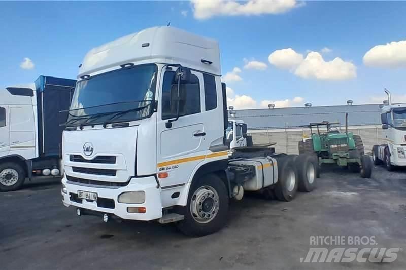 UD QUESTER GWE440 Drugi tovornjaki
