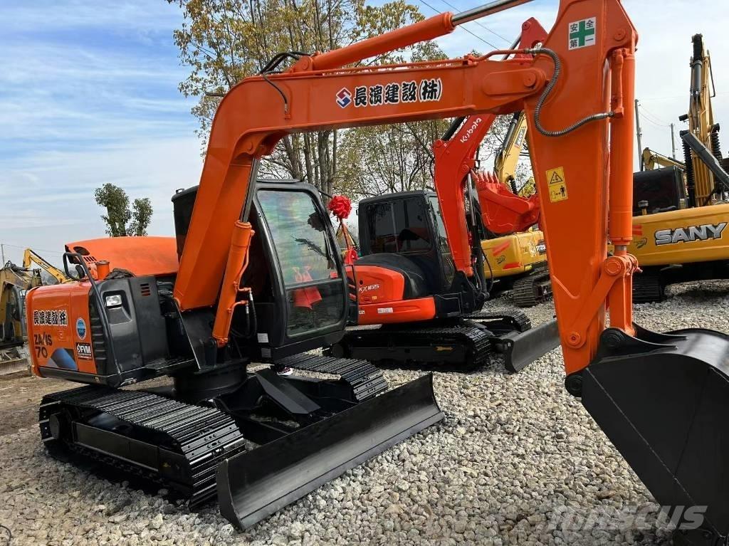 Hitachi 70 Bagri goseničarji