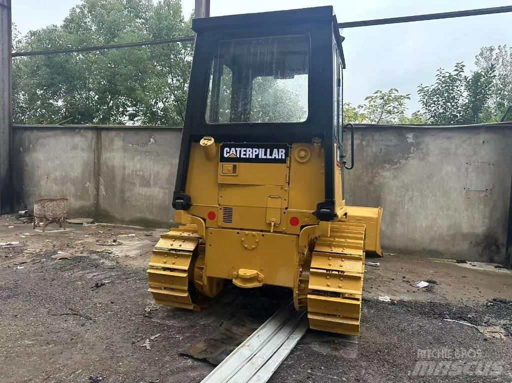 CAT D 4 C Buldožerji goseničarji