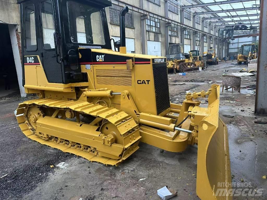 CAT D 4 C Buldožerji goseničarji