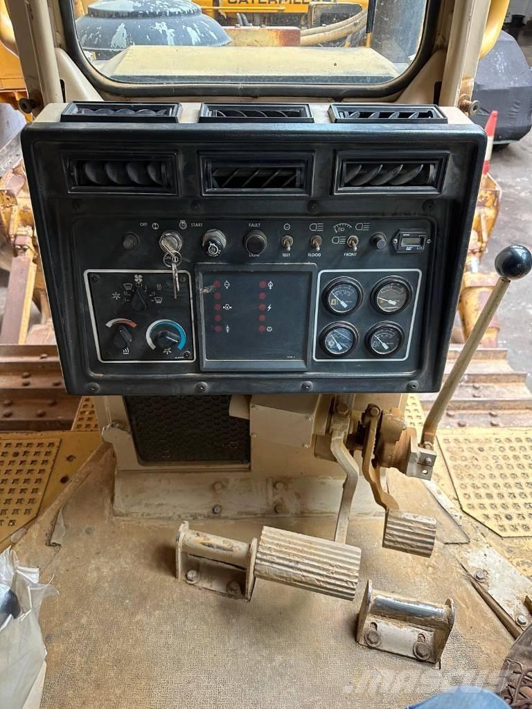 CAT D 6 H II Buldožerji goseničarji