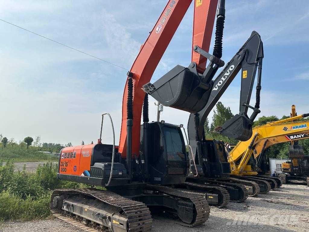 Hitachi ZX200 Bagri goseničarji