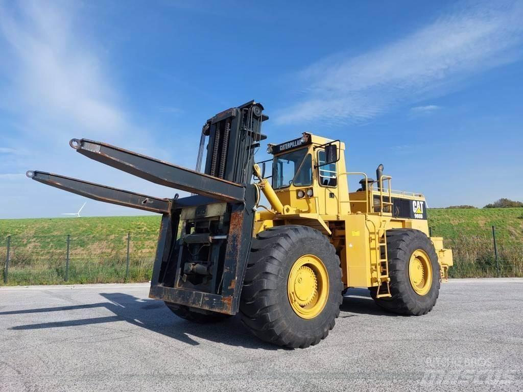 CAT 988 B Kolesni nakladalci