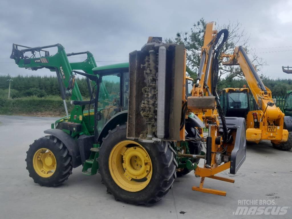 John Deere 5100 R Traktorji