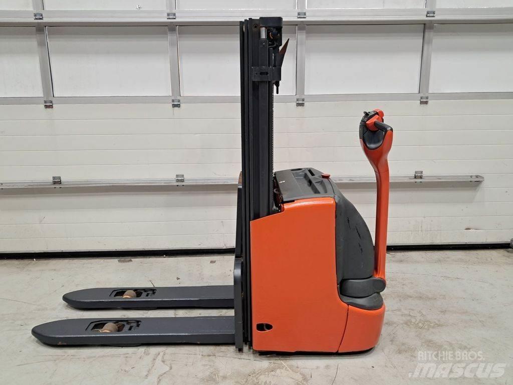Linde L12I Ročni električni viličar