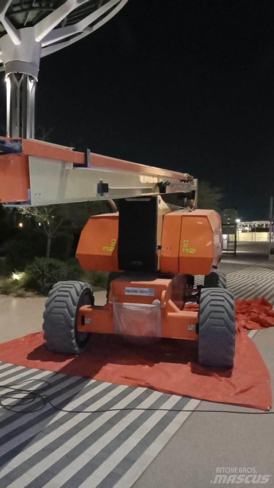 JLG 800AJ Zglobne dvižne ploščadi