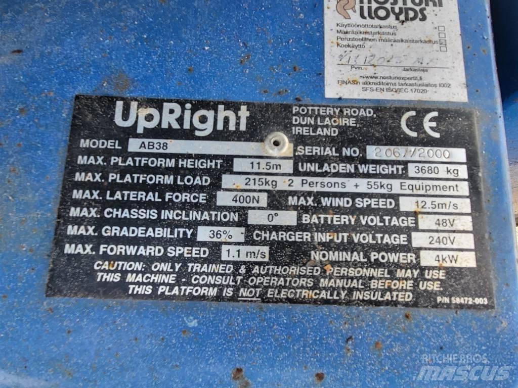 UpRight AB38N Zglobne dvižne ploščadi