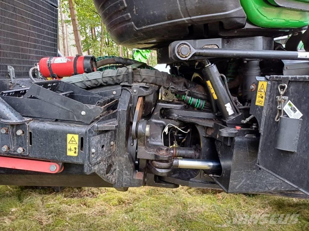 Johan Deere 1270G Harvesterji