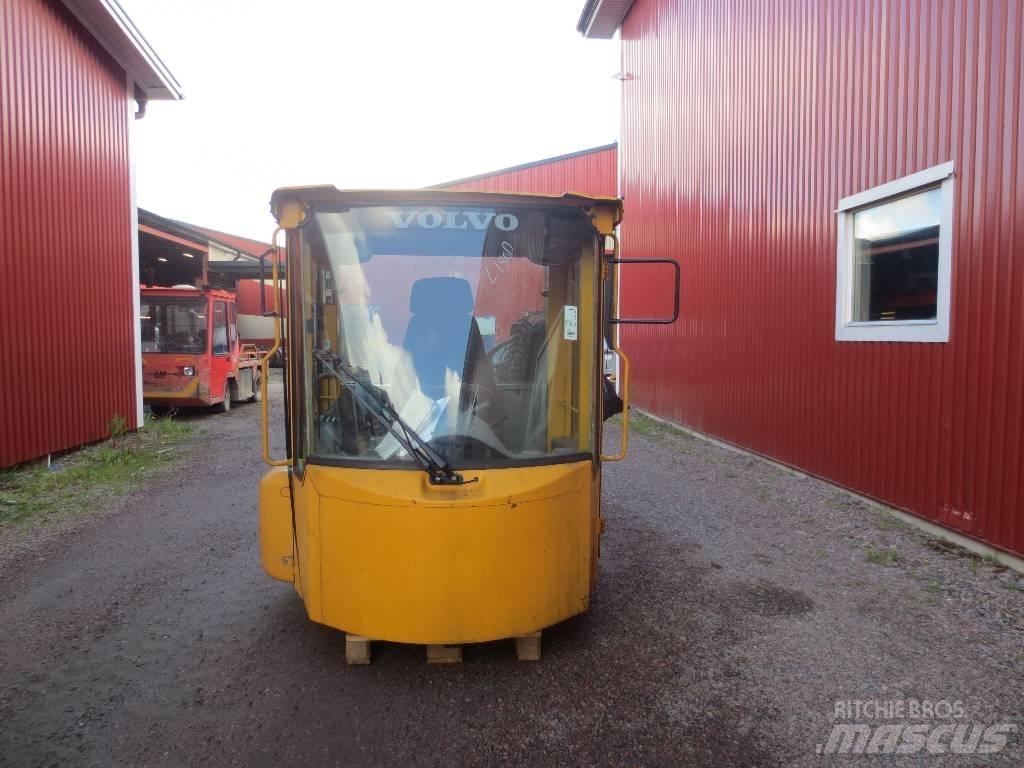Volvo L 180 D Kabine in notranjost