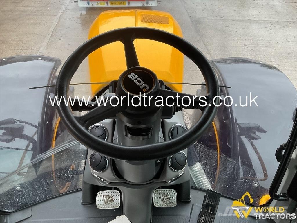 JCB Fastrac 4220 Traktorji