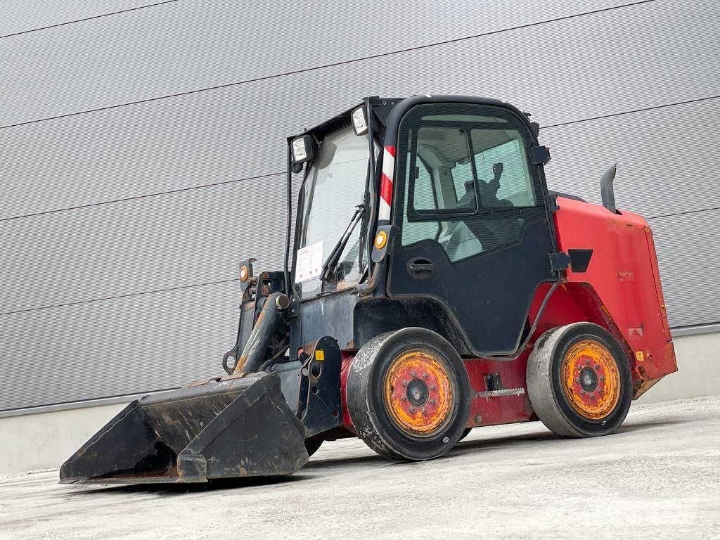 JCB R260 Skid steer mini nakladalci