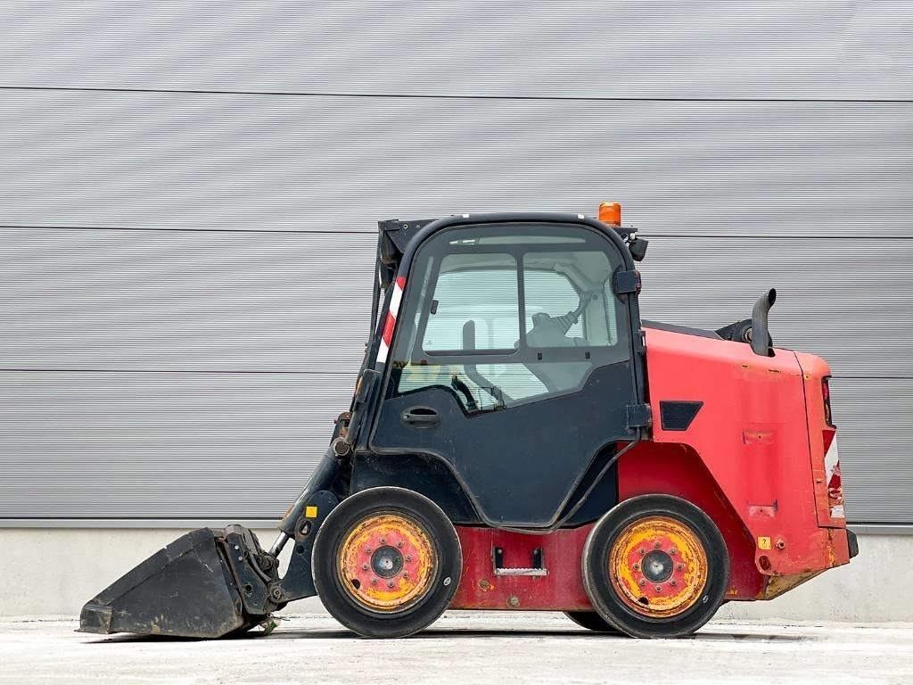 JCB R260 Skid steer mini nakladalci