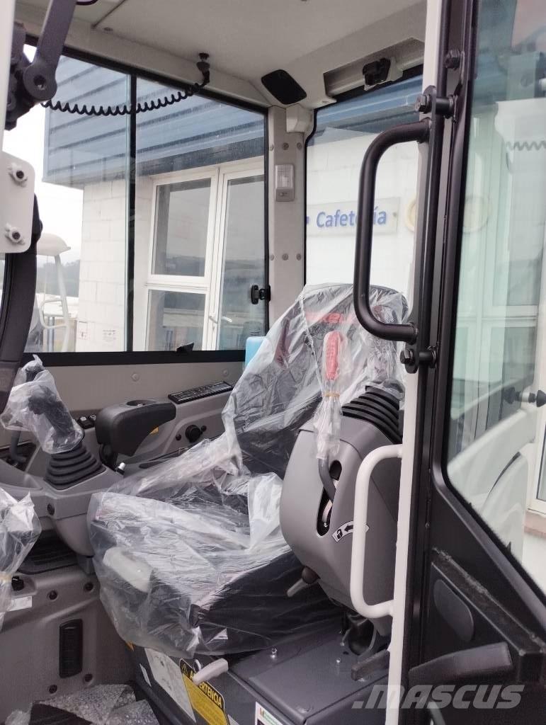 Takeuchi TB 325 R Mini bagri <7t