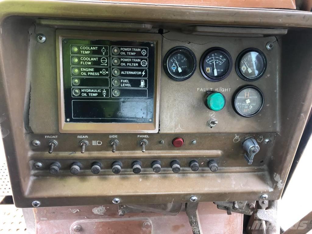 CAT D 10 Buldožerji goseničarji