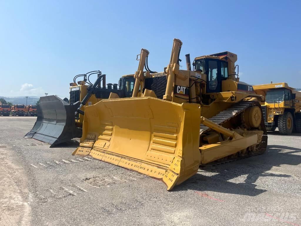 CAT D 10 Buldožerji goseničarji