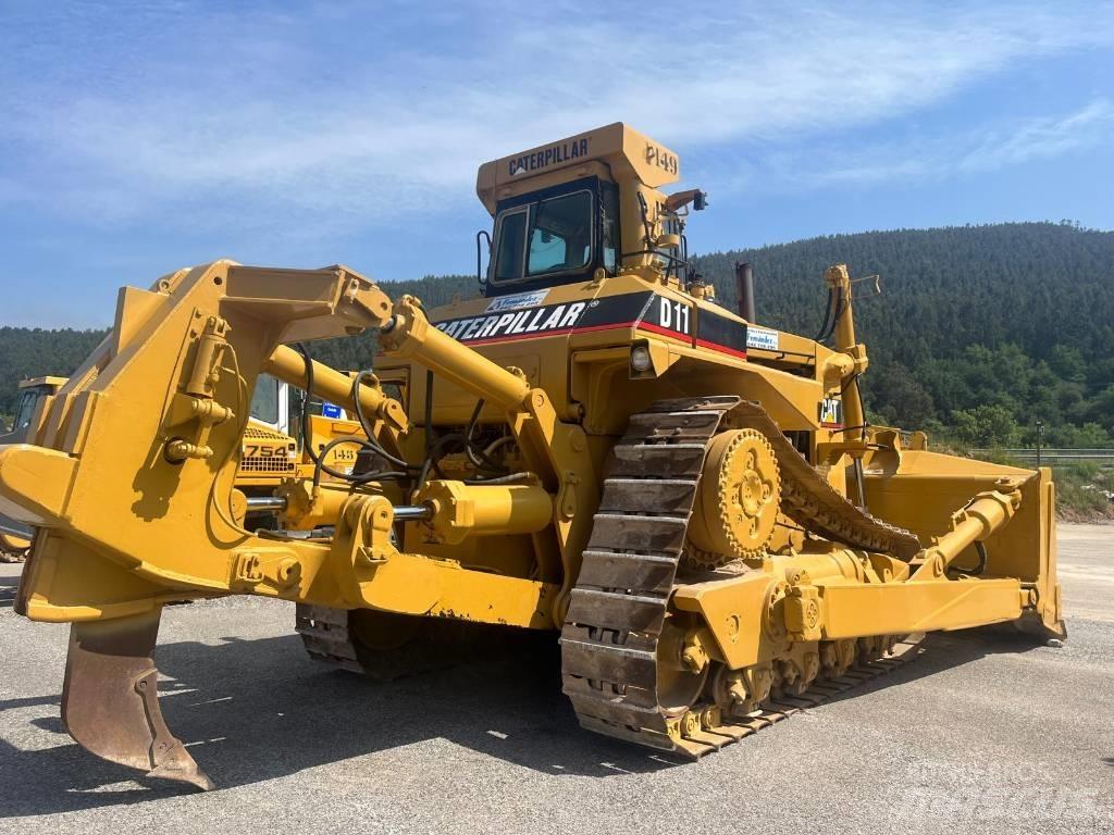 CAT D 10 Buldožerji goseničarji