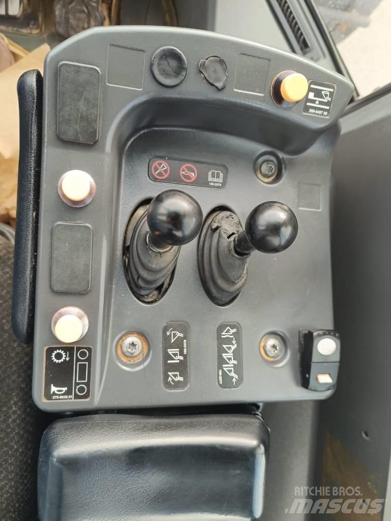 CAT 972 M Kolesni nakladalci
