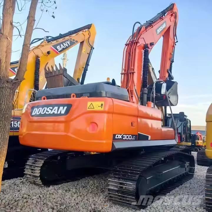 Doosan DX 300 LC Bagri goseničarji