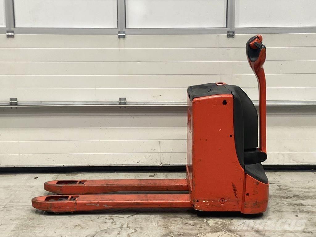 Linde T16 Električni nizko dvižni viličar