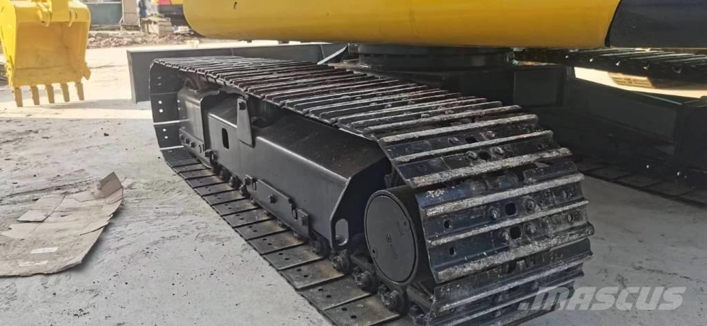 Komatsu 56-7 Bagri goseničarji