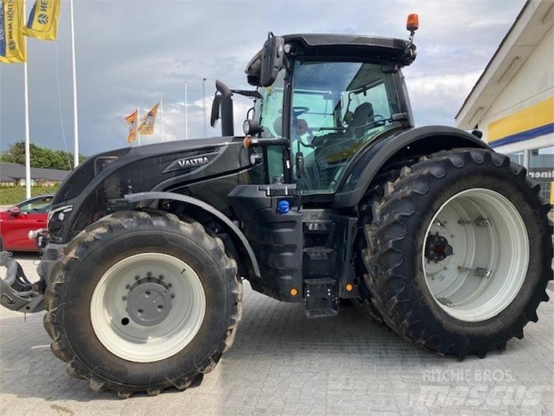 Valtra S394 Traktorji