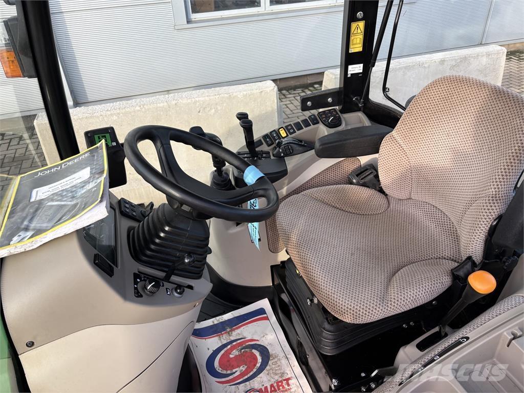 John Deere 4066R Manjši traktorji