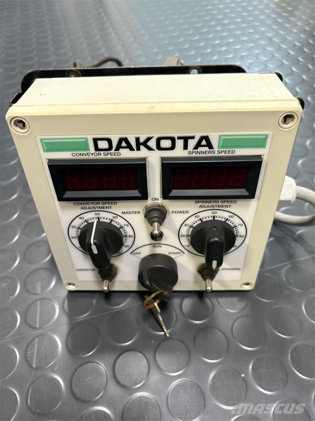 John Deere 410 Nega okolice - drugo