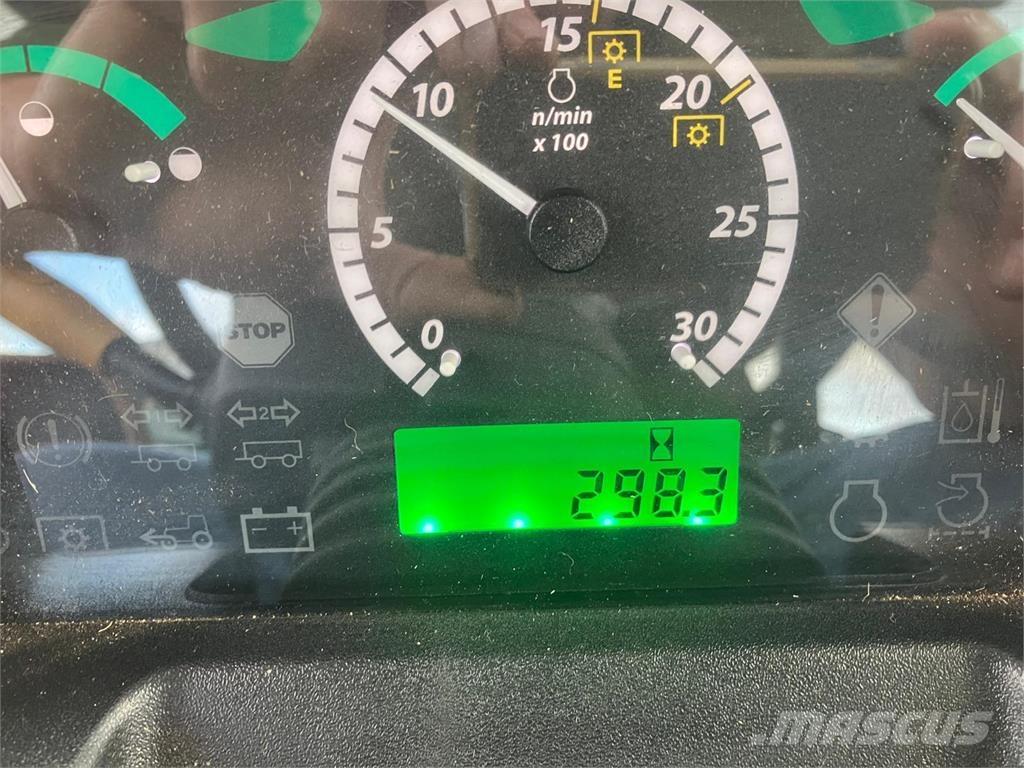 John Deere 5075E Traktorji