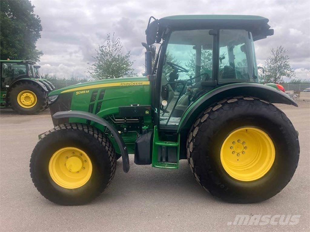 John Deere 5085M Traktorji
