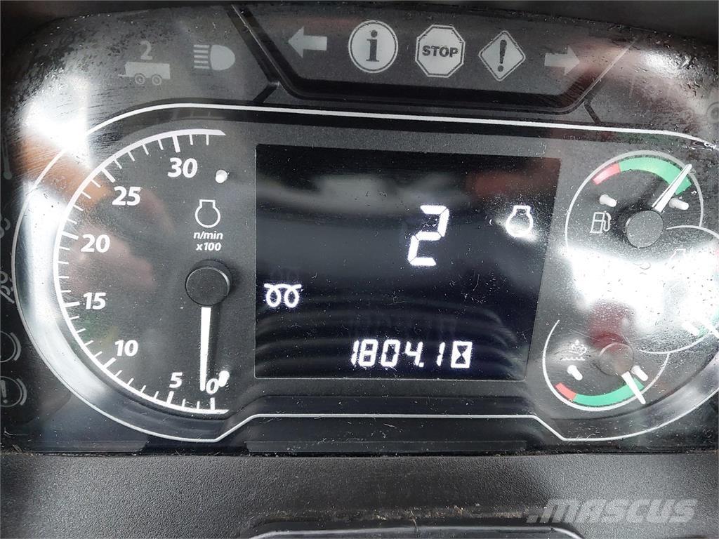 John Deere 5100M Traktorji