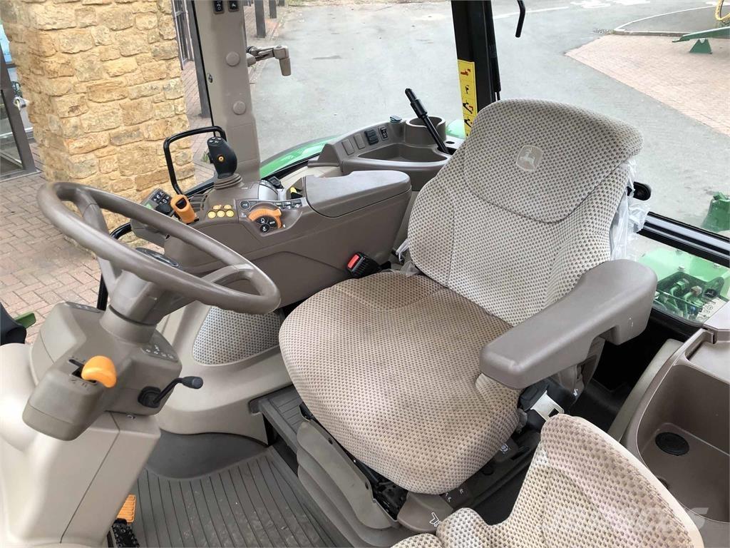 John Deere 5100R Traktorji
