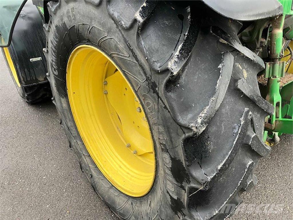 John Deere 5115M Traktorji