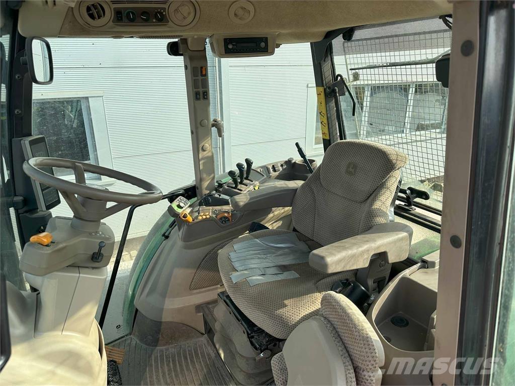 John Deere 5125R Traktorji
