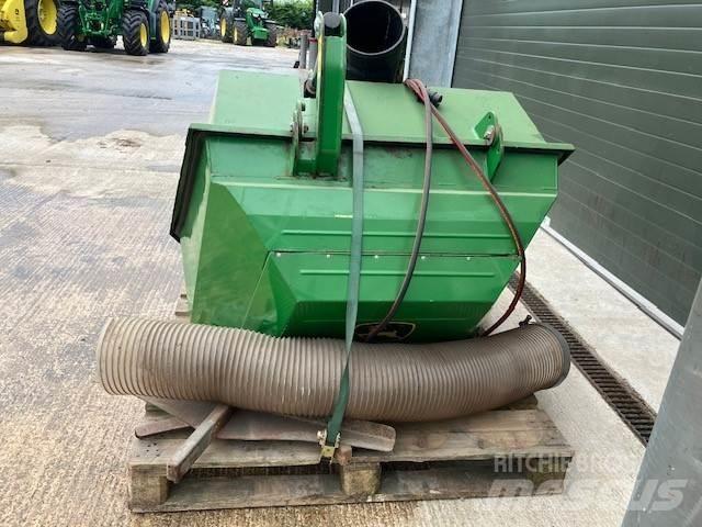 John Deere 580L Nega okolice - drugo