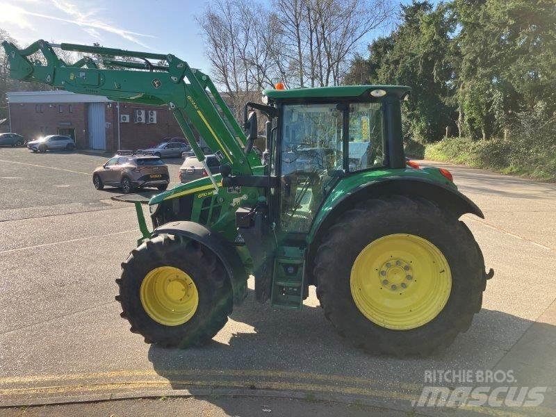 John Deere 6110M Traktorji