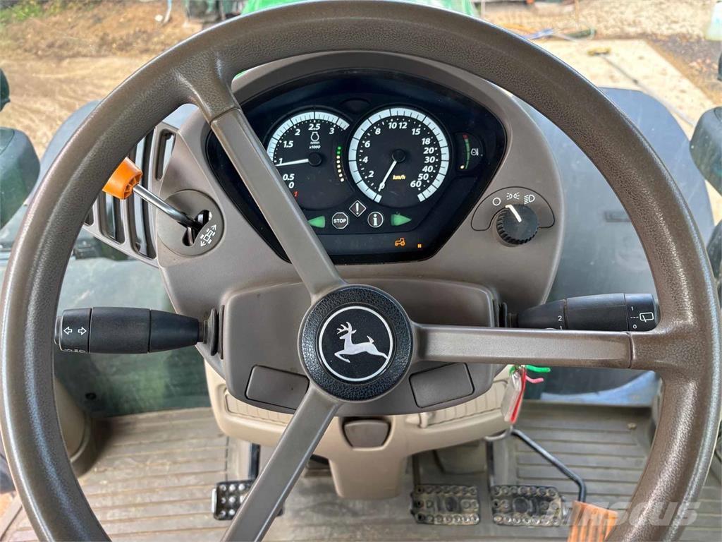 John Deere 6215R Traktorji