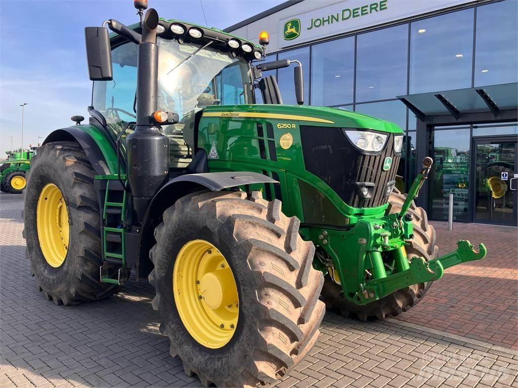 John Deere 6250R Traktorji