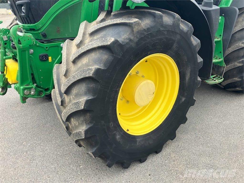 John Deere 6250R Traktorji