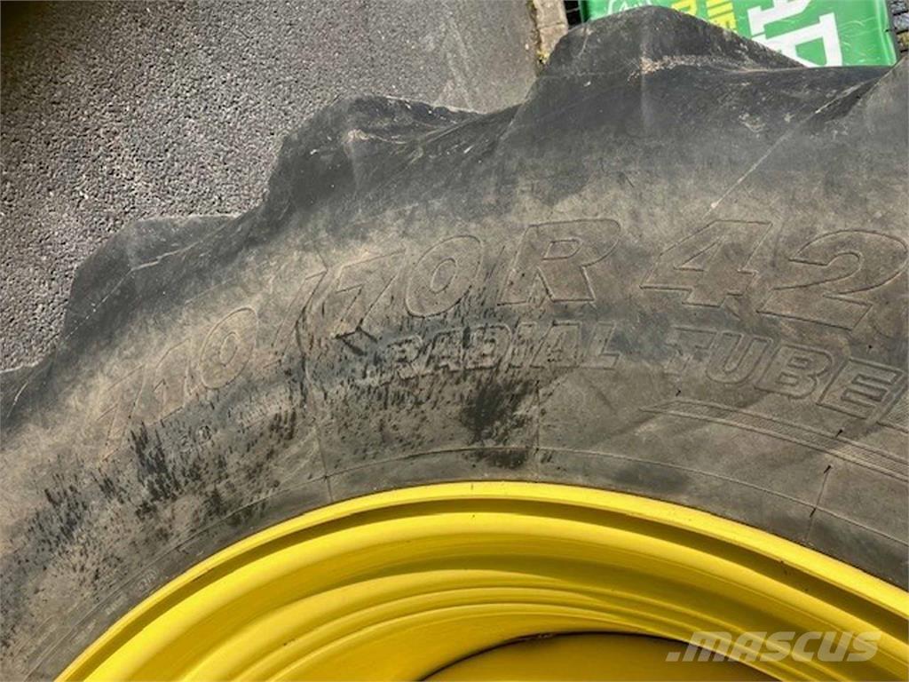 John Deere 6250R Traktorji
