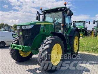 John Deere 7230R Traktorji